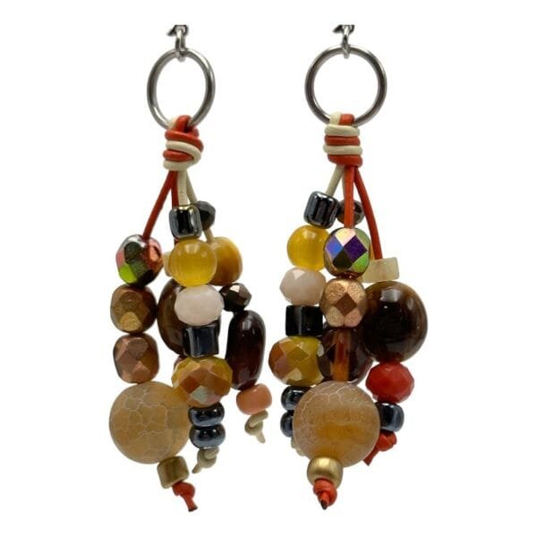 Pendientes originales hechos a mano. El mundo de Lúa, complementos artesanales con diseños exclusivos y únicos, pintados a mano